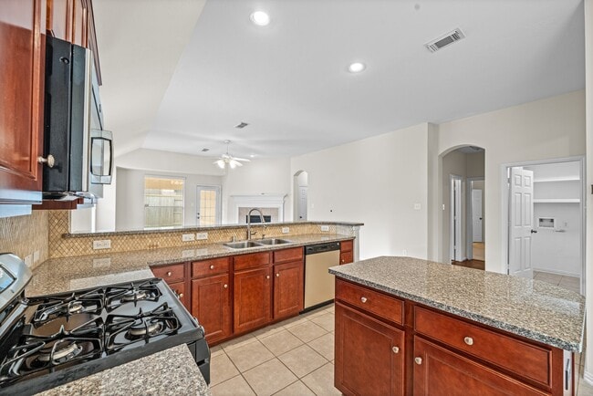 Building Photo - 7703 Stone Arbor Ln