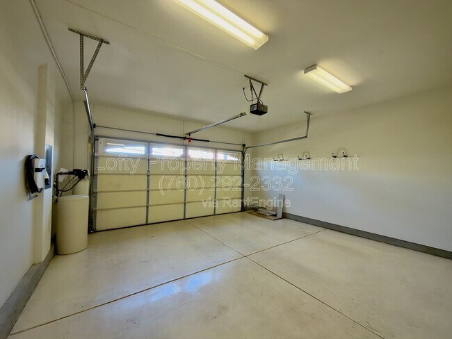 Building Photo - 13073 Dressage Ln