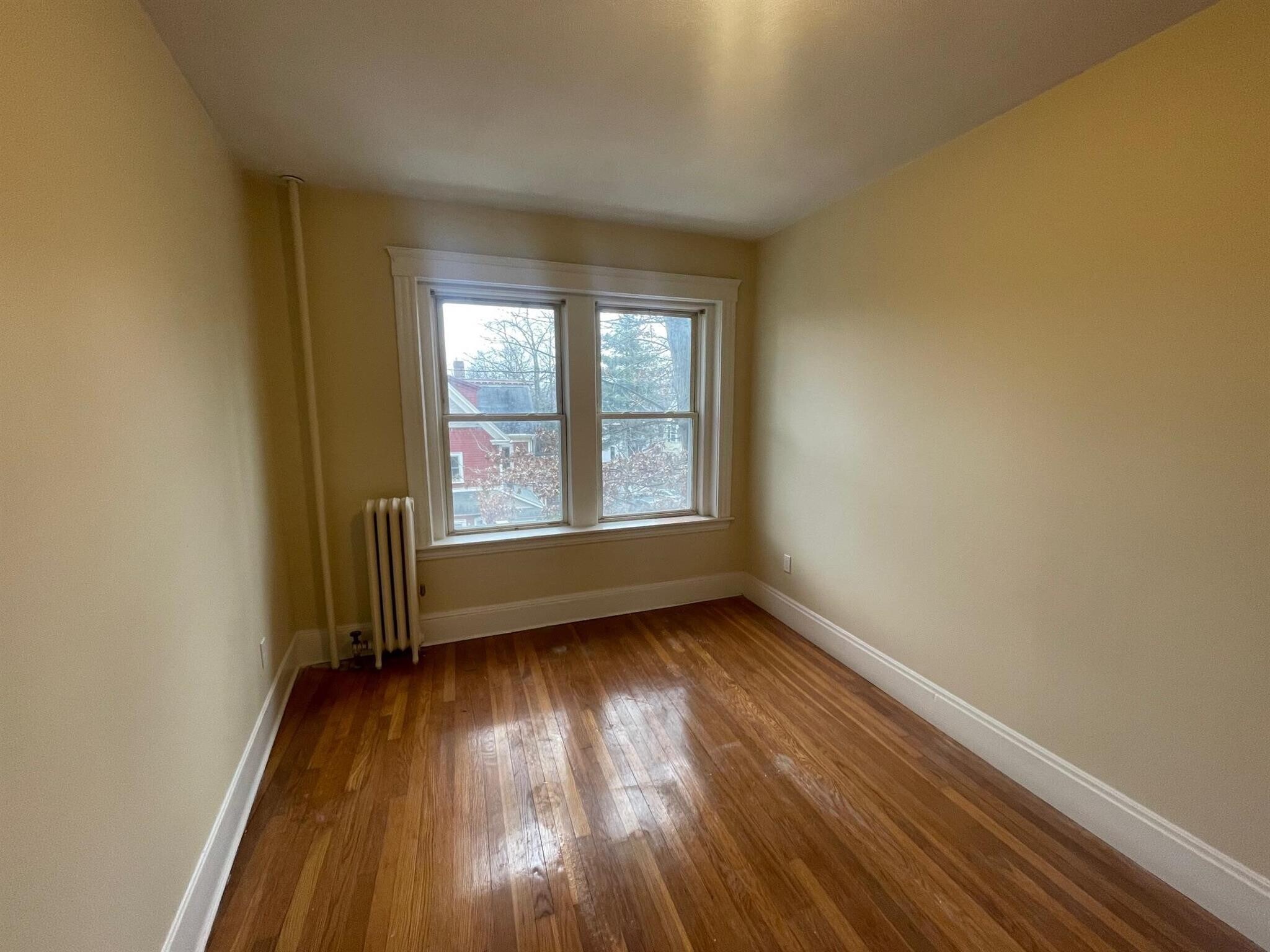 Building Photo - 14 Linnaean St