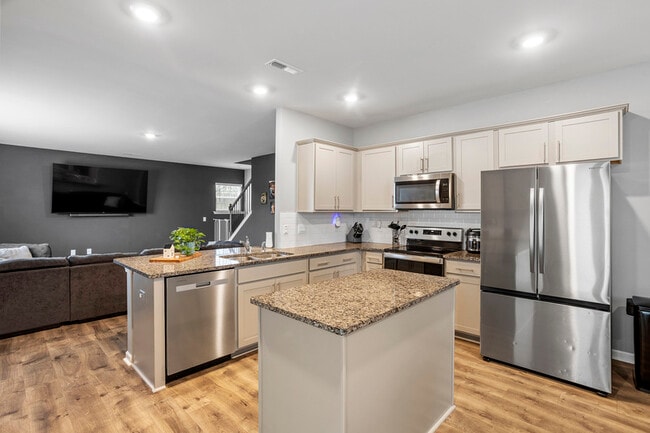 Building Photo - 68 Black Crk Dr