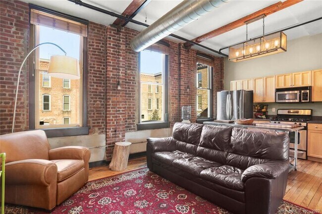 Primary Photo - 325 Lafayette St