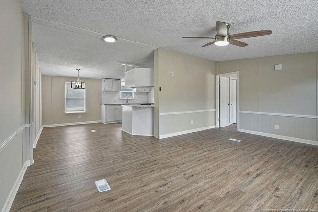 Building Photo - 226 Twin Creek Dr