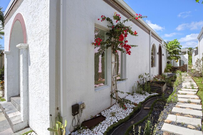 Building Photo - 6590 Fountains Cir