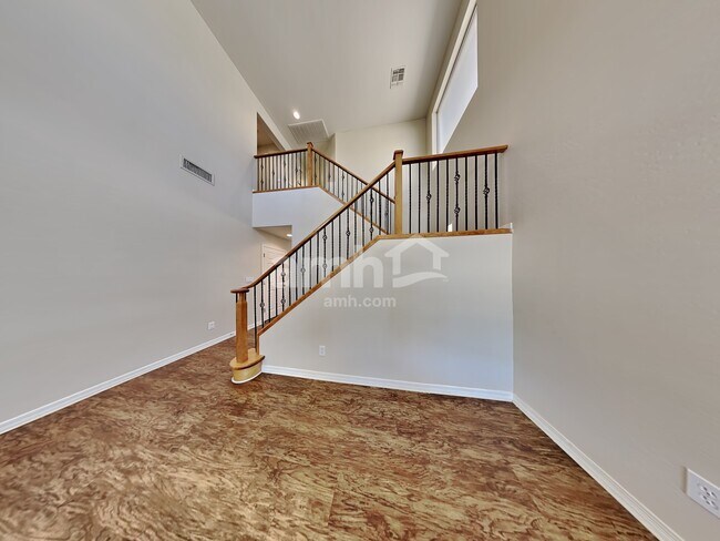 Building Photo - 2542 W Cordia Ln