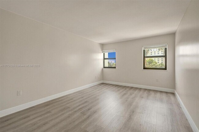 Building Photo - 1201 S Ocean Dr