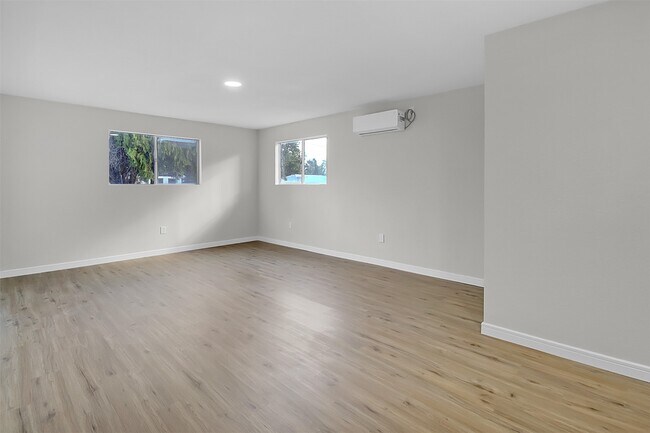 Building Photo - 2509 Bayou Ave
