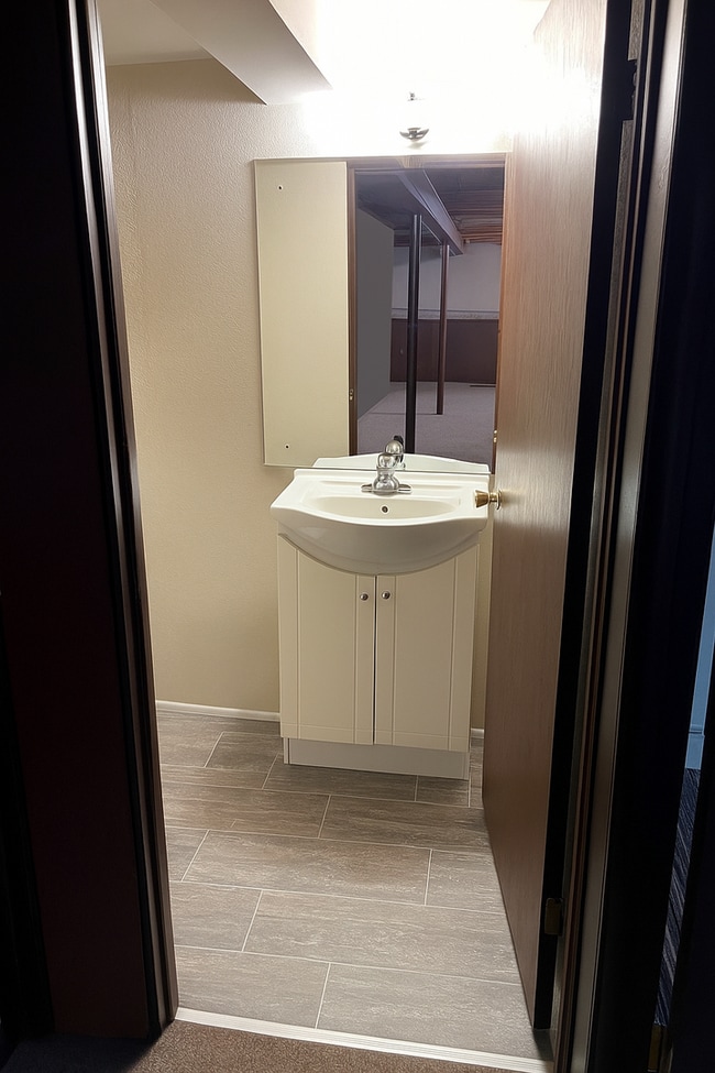 Building Photo - Charming 3 Bedroom, 1.5 Bath Home on the South Side of Kenosha