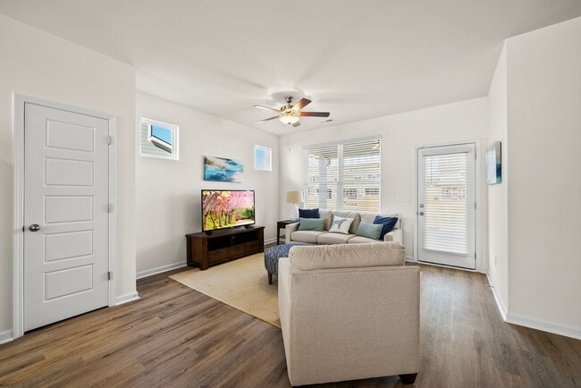 Building Photo - BRAND NEW 3 Bed 2.5 bathroom townhomes in Wake Forest!