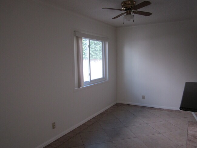 Building Photo - 2105 Gates Ave