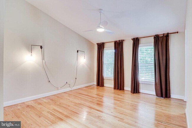 Building Photo - 6122 Bayliss Pl