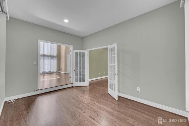 Building Photo - 4 Stults Dr