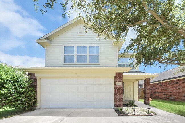 Building Photo - 14423 Hillard Green Ln