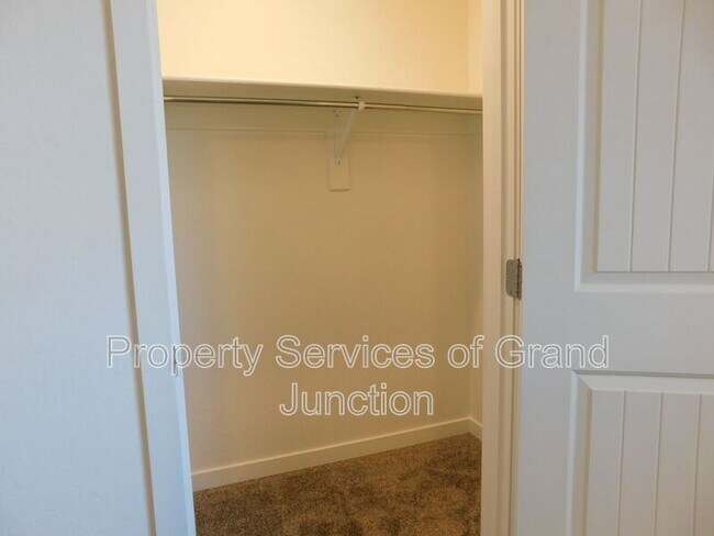 Building Photo - 2357 Zion Cyn Ave