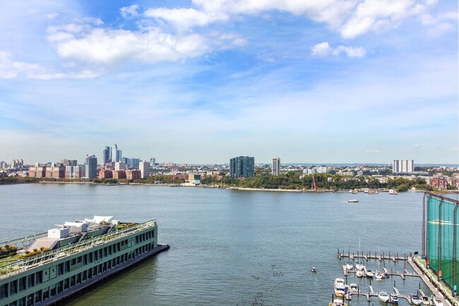 Building Photo - 500 W 18th St