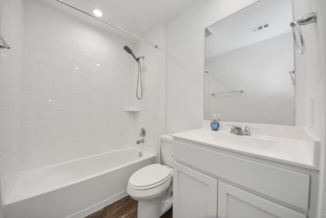 Building Photo - 8614 Shumard Oak Dr