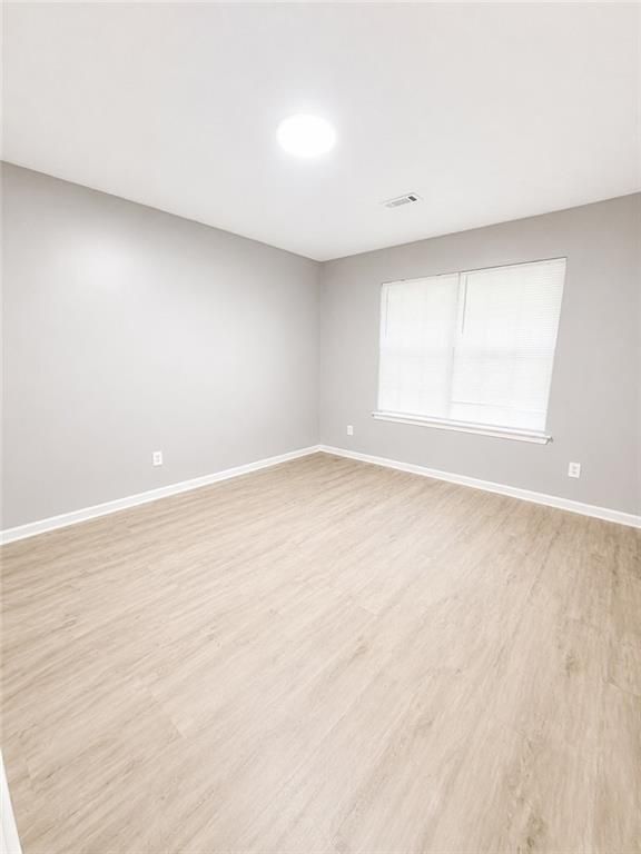 Building Photo - 8011 Trinity Park Dr