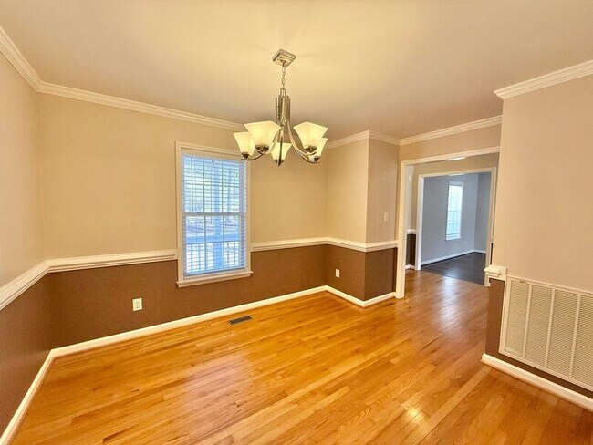 Building Photo - 3001 Eric St