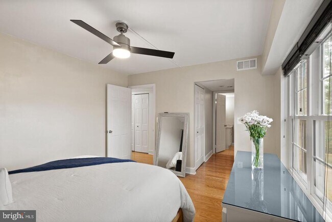 Building Photo - 7651 Tremayne Pl