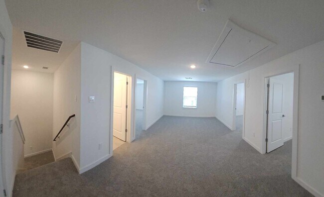 Building Photo - 8430 Bay Oaks Dr