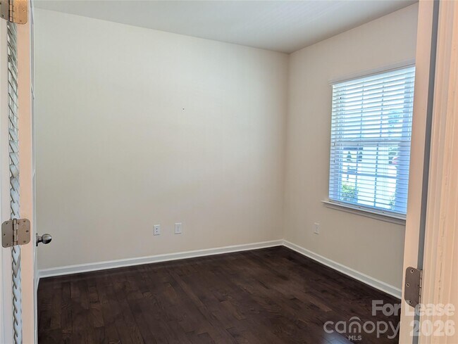Building Photo - 132 Cherry Bark Dr