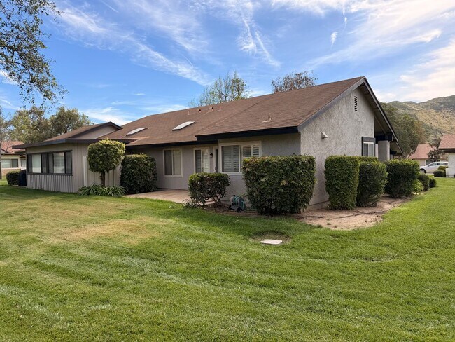 Building Photo - Nice Holmby II model home in Leisure Village 55+ Active Community