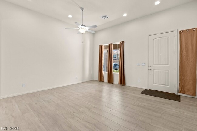 Building Photo - 10597 Aphrodite St