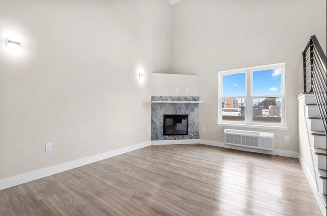 Building Photo - 212 70th St