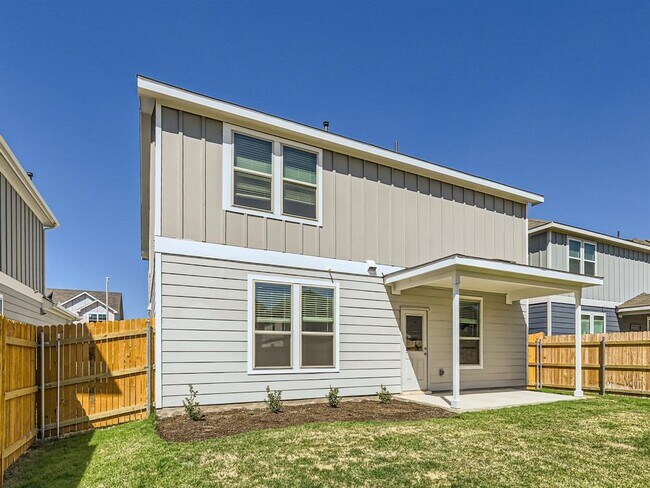 Building Photo - 1608 Holly Lk Dr