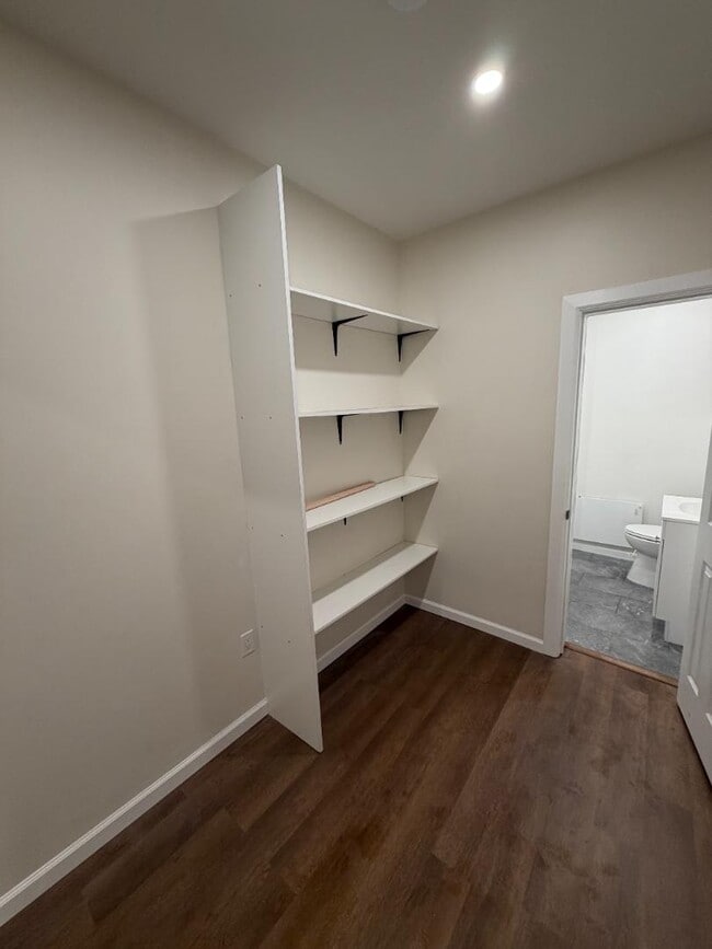 Building Photo - 6-36 Beach 22nd St