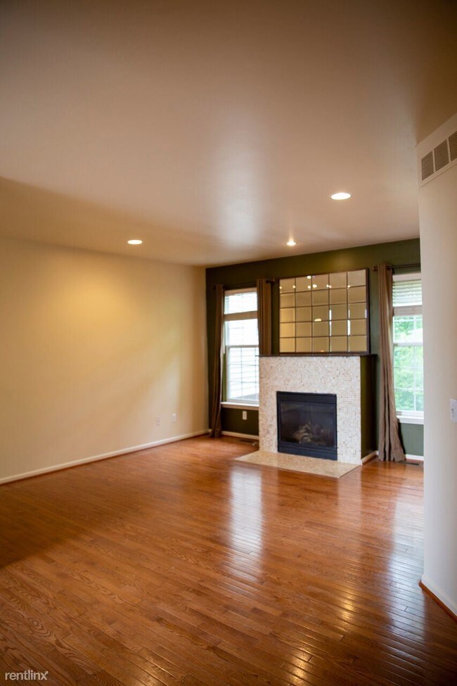 Building Photo - 3 br, 3.5 bath  - 29502 Juneau Ln