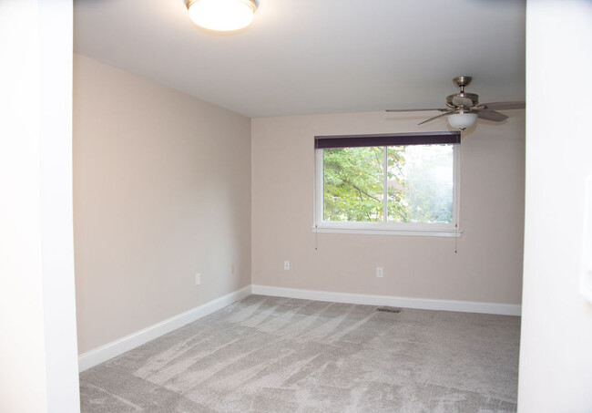 Building Photo - 10331 Bushman Dr