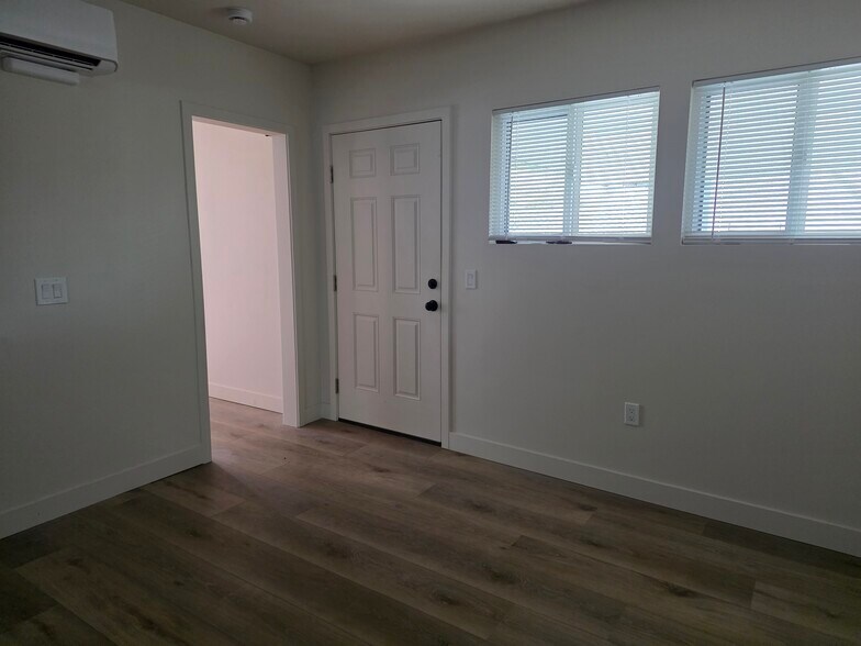 Building Photo - 14338 Flomar Dr