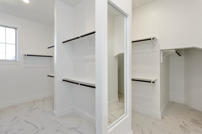 Building Photo - 21311 Blue Wood Aster Ct