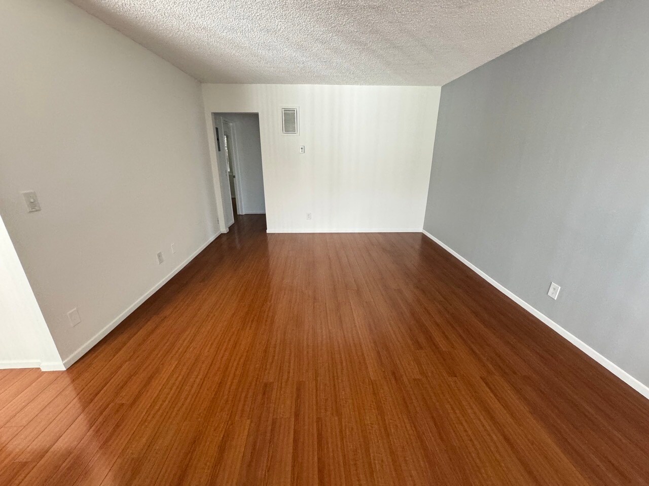 Building Photo - 447 W Elk Ave