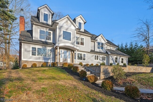 Building Photo - 215 Summit Ave