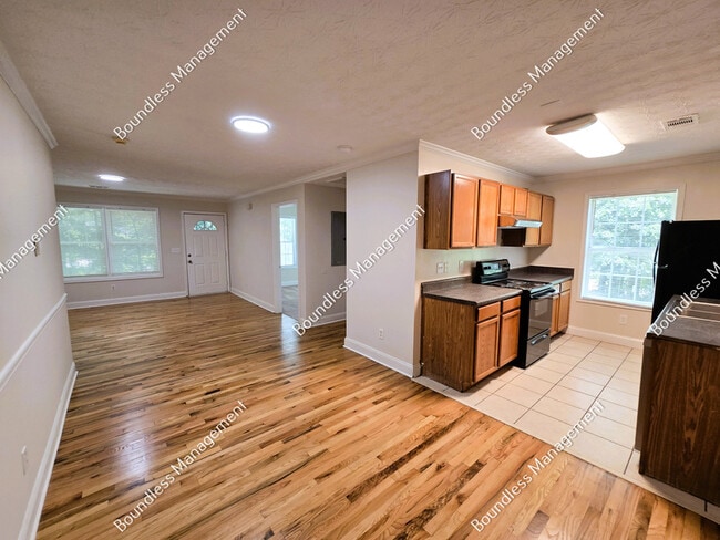 Building Photo - 1687 Thoms Dr NW