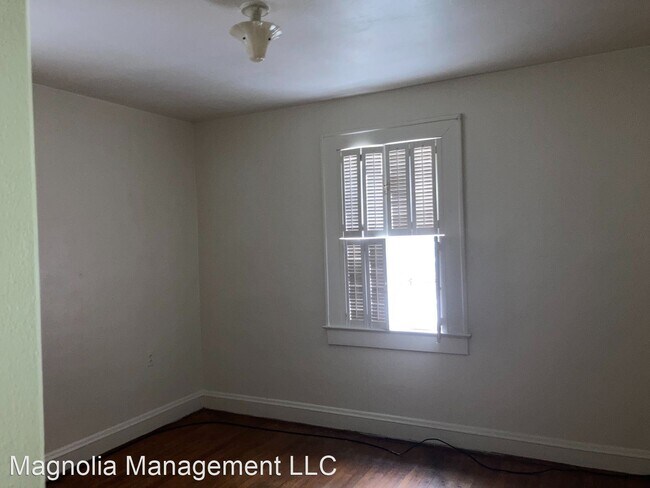 Building Photo - 3 br, 2 bath House - 137 W. Andrews Ave