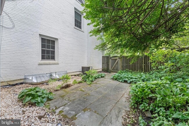 Building Photo - 5121 Baltan Rd