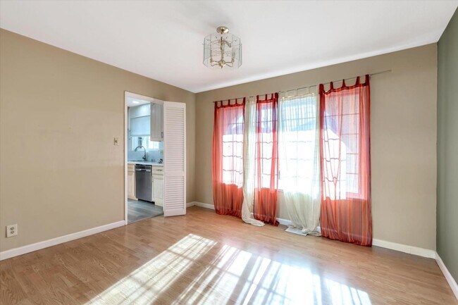 Building Photo - 40307 San Sebastian Pl