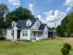 Building Photo - 121 Elliott Dr