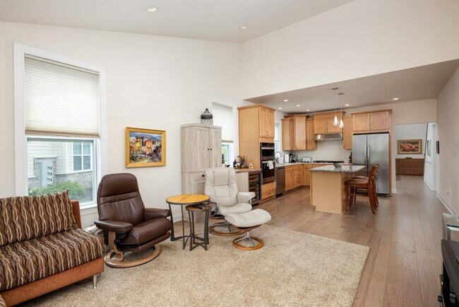 Building Photo - 3031 N Spurway Dr
