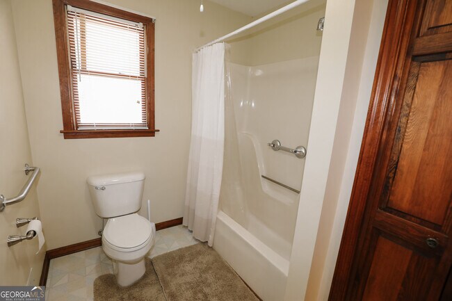 Building Photo - 1084 Macedonia Rd