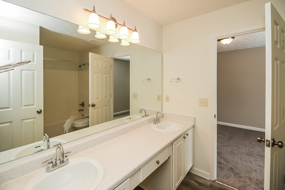 Building Photo - 4420 Roche St