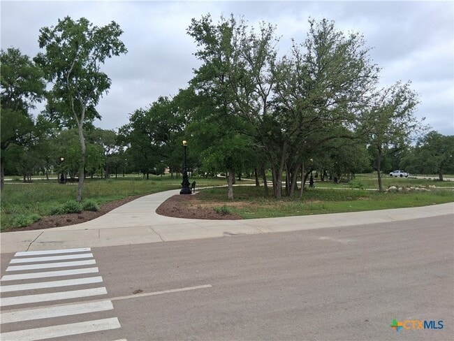 Building Photo - 253 Villars Dr