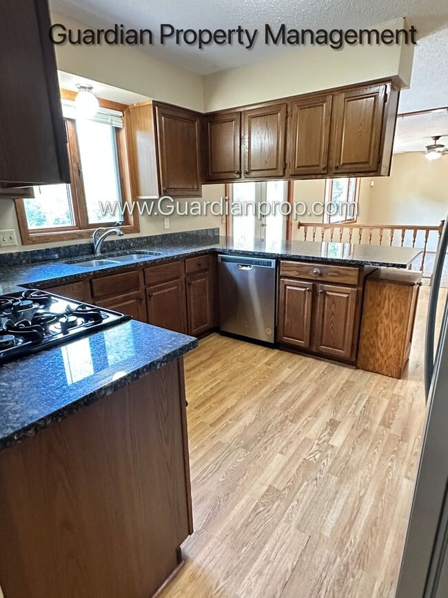 Building Photo - Rosemount Single Family Home, Corner lot, ...