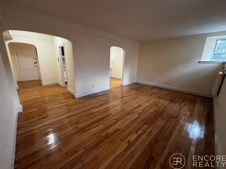 Building Photo - 1555 Beacon St