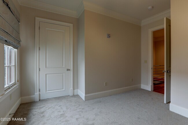 Building Photo - 605 Silverstone Rd