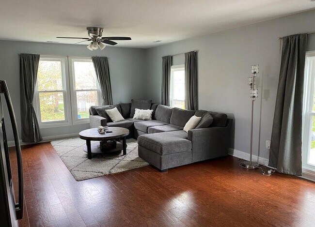 Building Photo - 412 Starkweather St