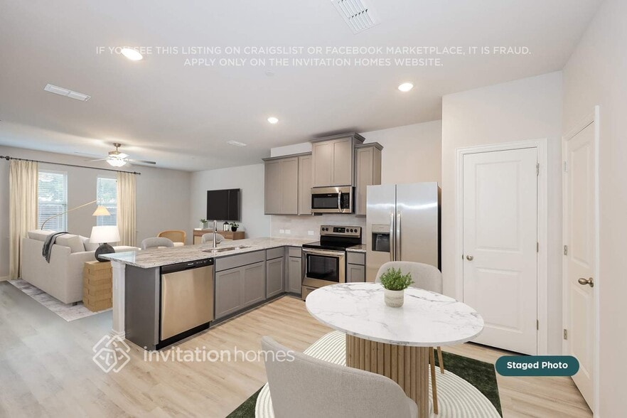 Building Photo - 836 Bonnet Trl