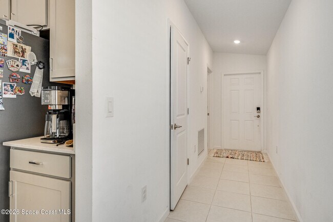 Building Photo - 1328 Colebrook Cir SW